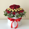 Klassische Purpur Eleganz Blumenbox mit roten Rosen und Ferrero Rocher – Amores