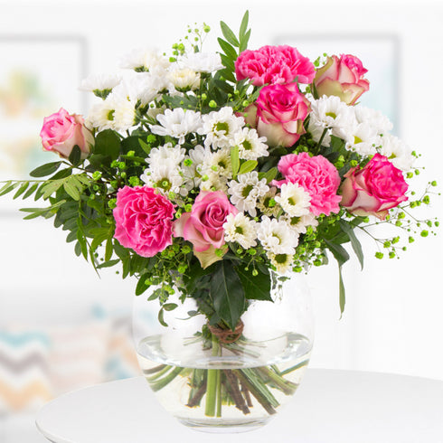 Tiefe Leidenschaft - Rote Rosen und rosa Löwenmäulchen mit Eukalyptus in purer Eleganz