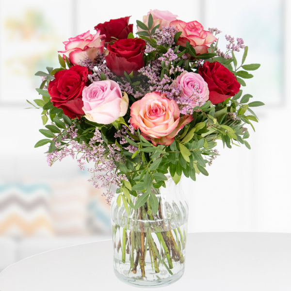 Liebeszauber Pur - Dreifarben Rosen Bouquet mit Schleierkraut in Premium Qualität