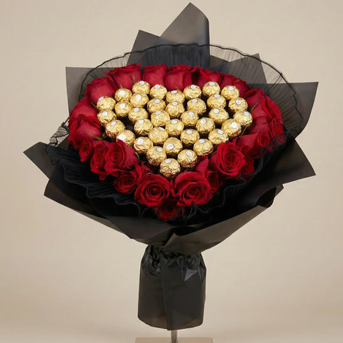 Mitternacht Herz Bouquet mit roten Rosen und Ferrero Rocher – Amores