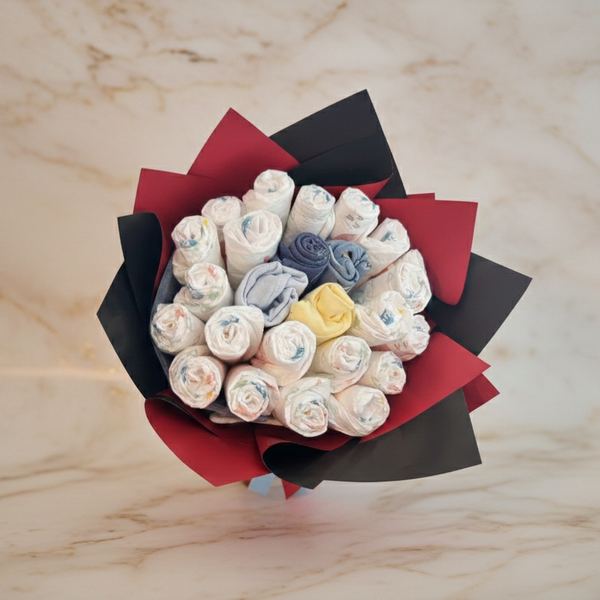 Neugeborenen Glück Blumen Wickel – Handgefertigter Blumenstrauß aus Babywindeln & Unterwäsche, Same-Day-Lieferung Linz | Amores