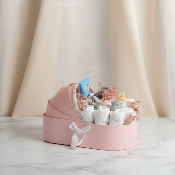 Kleine Schritte Kinderwagen – Handgefertigter Kinderwagen aus Babywindeln, Babycreme & Söckchen, Same-Day-Lieferung Linz | Amores